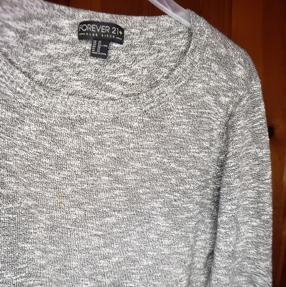 Gray and black Sweater Forever 21 Sweater Long sleeve sweater Crop sweater - Picture 2 of 5